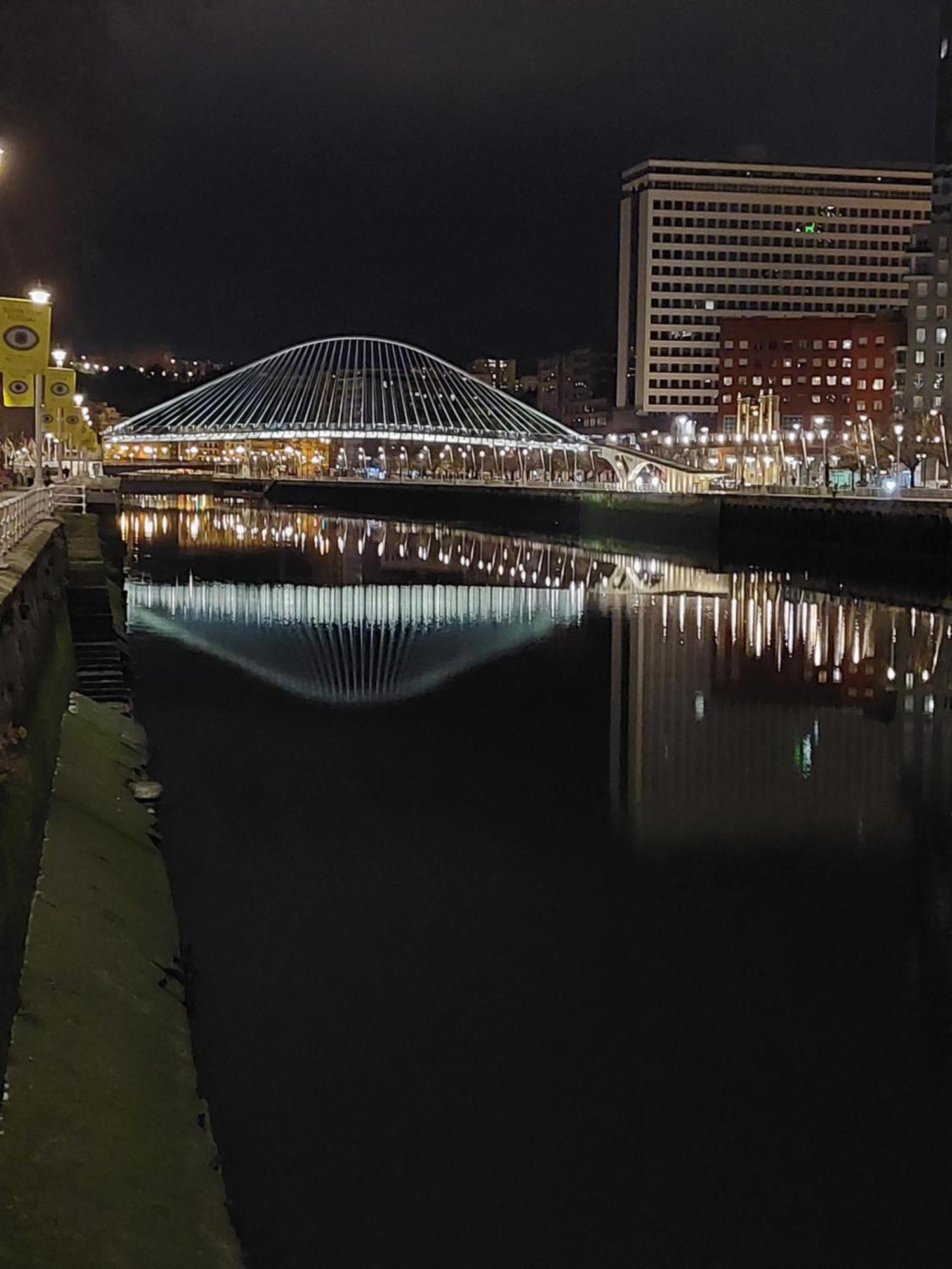 Bilbao Center Apt 90'S Parking Εξωτερικό φωτογραφία